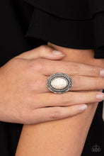 Load image into Gallery viewer, Tumblin' Tumbleweeds - White ring 946
