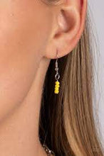 Load image into Gallery viewer, Bold Buds - Yellow necklace C026
