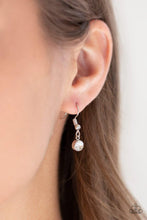 Load image into Gallery viewer, Jaw-Droppingly Jealous - white NECKLACE F040
